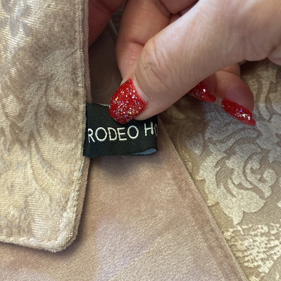 🌹Romeo Home Velvet 4pieces set Rectangular textured design and solid back pink - Picture 9 of 15